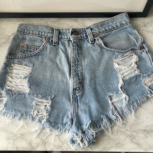 Levi Cut off Shorts